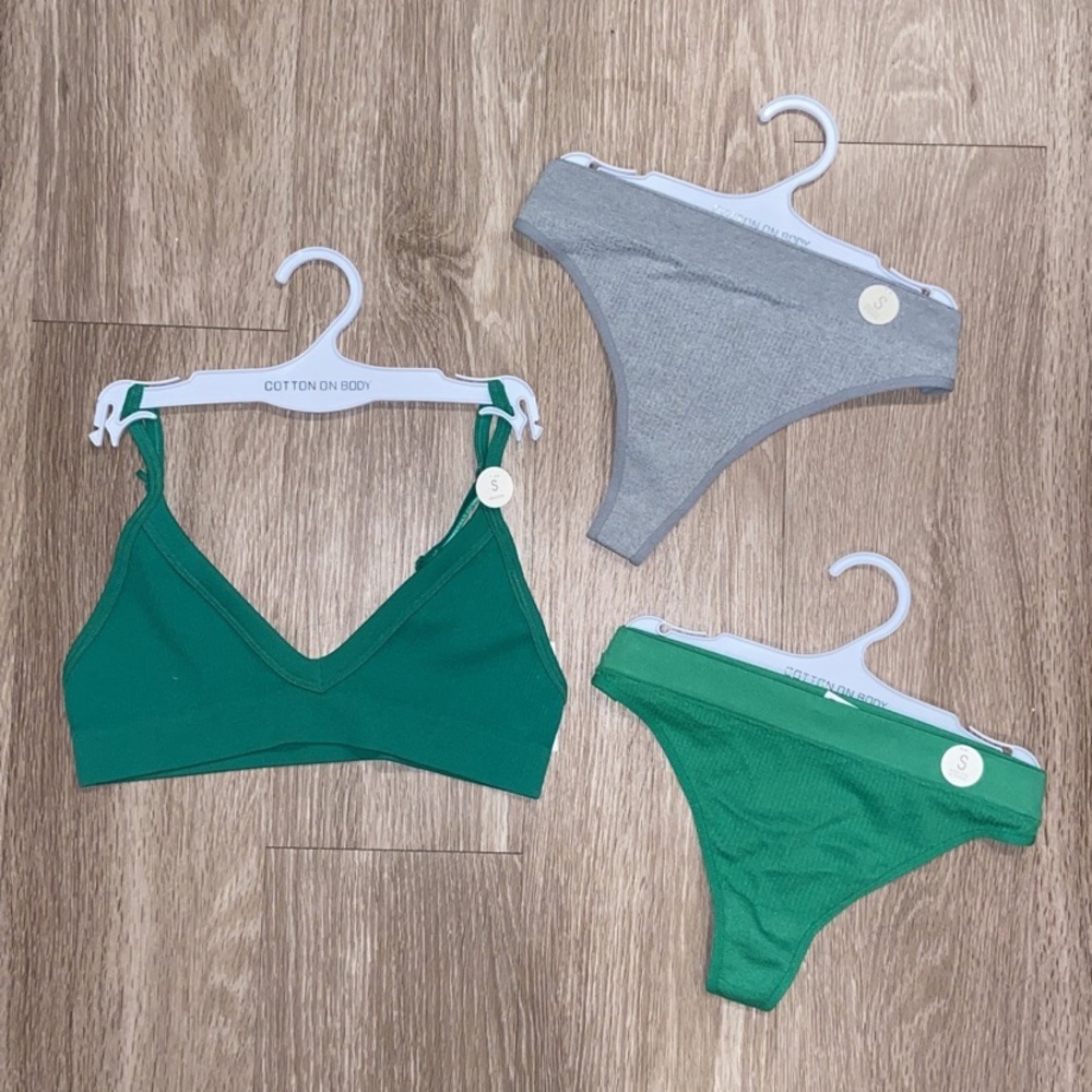 NWT Cotton On Women’s 3-Piece Ribbed Bralette and Underwear